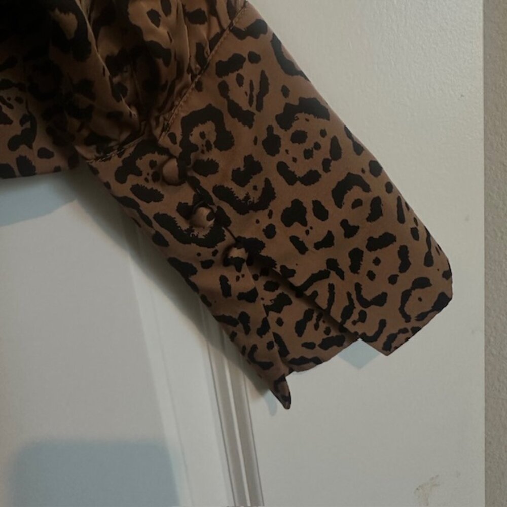 Good American Satin Faux Wrap Top in Leopard Print Size 1 (Sm) - Picture 5 of 6